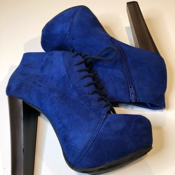 Diva Lounge Platform Booties - Picture 5 of 7